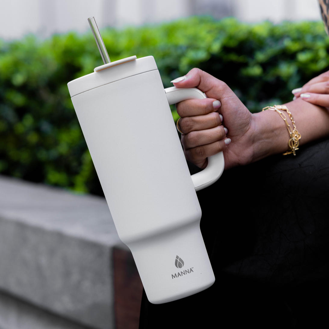 40-oz-leisure-tumbler-e6 Core_Home_Manna_Lifestyle_AUG_13-38.png
